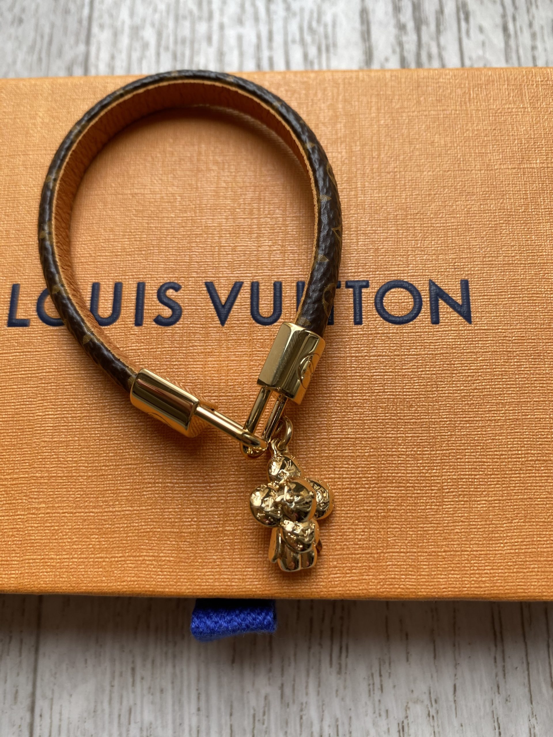 LOUIS VUITTON Monogram Vivienne Bracelet 19 575174