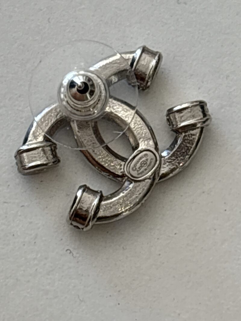 Boucle d’oreille Chanel – Image 3