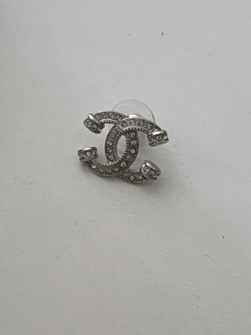 Boucle d’oreille Chanel – Image 2